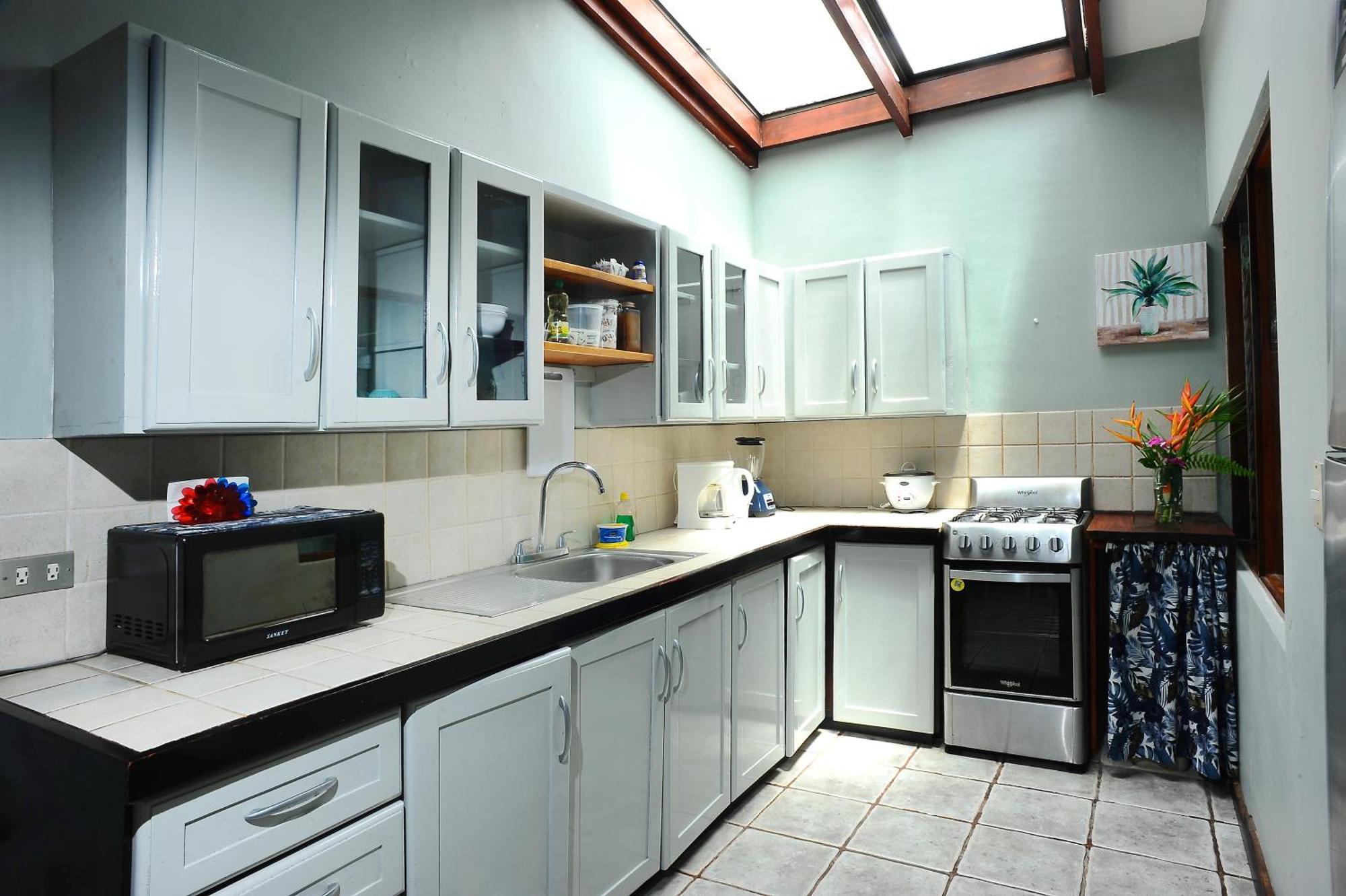 Private Fully Furnished Home At Wide Mouth Frog Hostel Quepos Zewnętrze zdjęcie