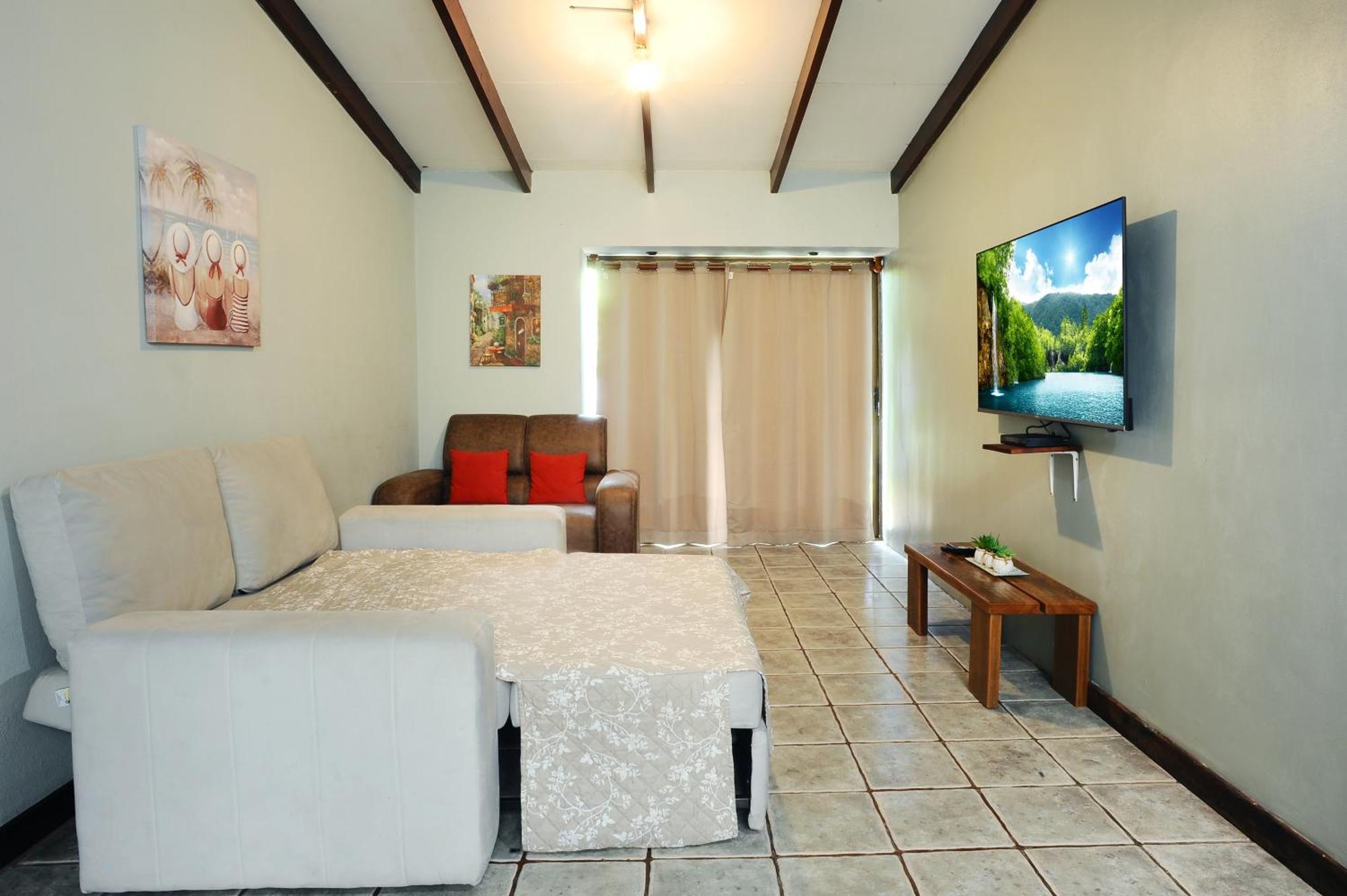 Private Fully Furnished Home At Wide Mouth Frog Hostel Quepos Zewnętrze zdjęcie